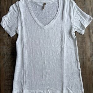 Banana Republic White Linen V-Neck Short Sleeve Tee